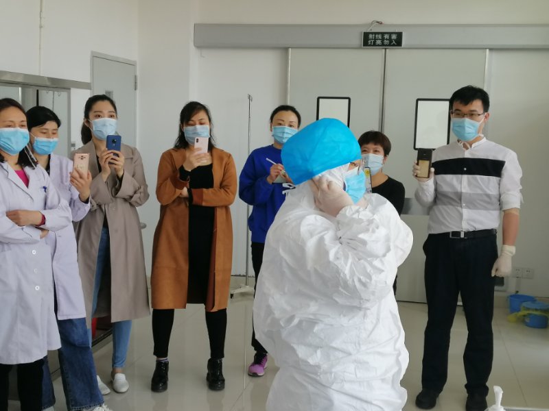 筑牢安全防线 提升应急能力——我院对核酸检测预备梯队人员开展穿脱防护用品操作演练
