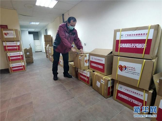 白衣执甲为苍生 全球抗疫战场上的医护人员群像