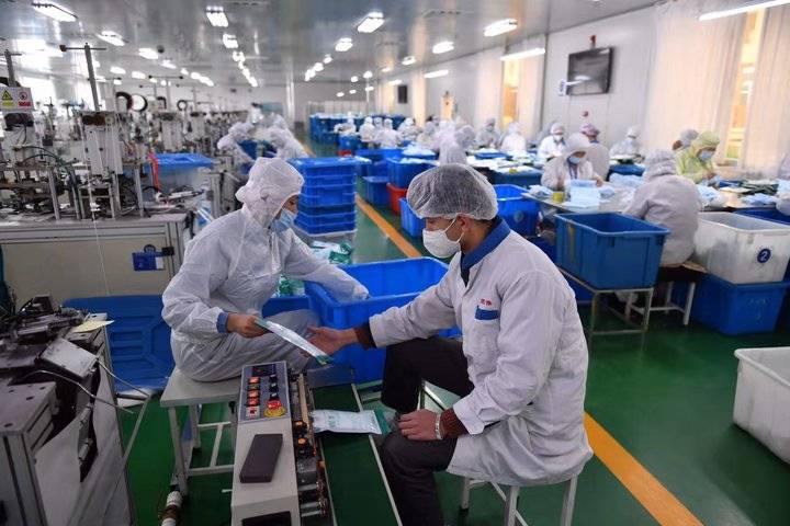 “双面”发力战疫情 山东硬核与温情并举，筑牢医护人员防护生命线